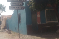 Street signs in Fundo das Figueiras.